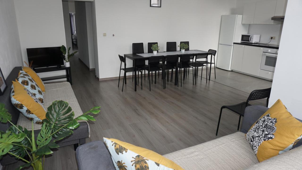 Plantin 3 Sleeping 2 Bathrooms. Apartment Antwerp